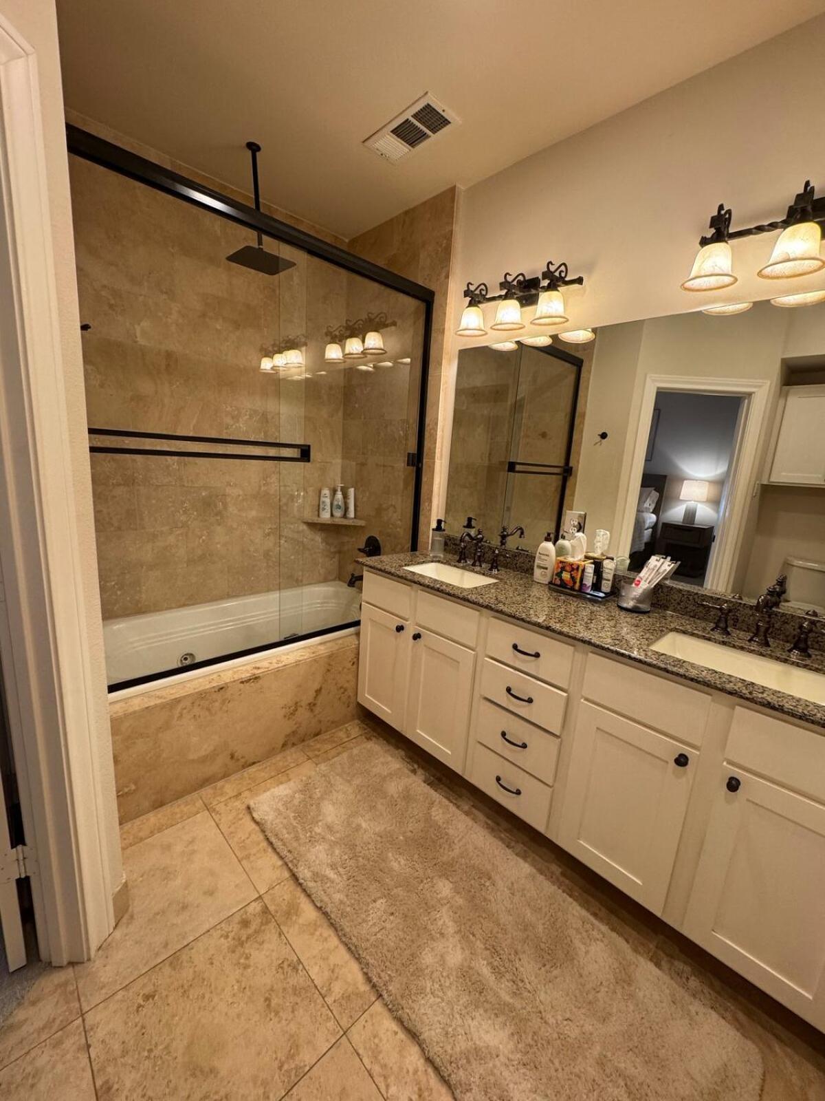 Holiday home Lower Greenville 3 Bedroom Townhome *
