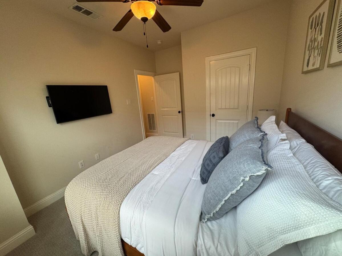 Lower Greenville 3 Bedroom Townhome Holiday home Dallas