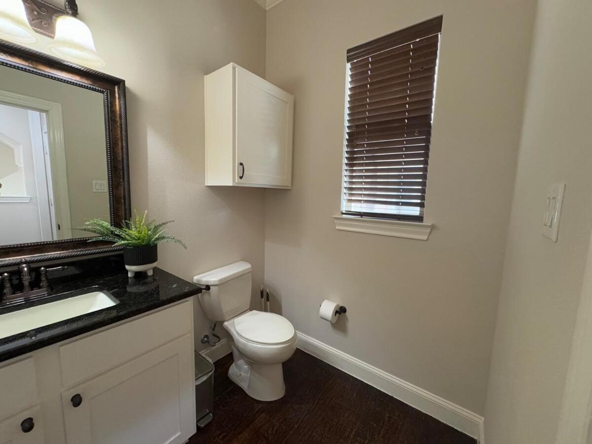Lower Greenville 3 Bedroom Townhome Holiday home Dallas
