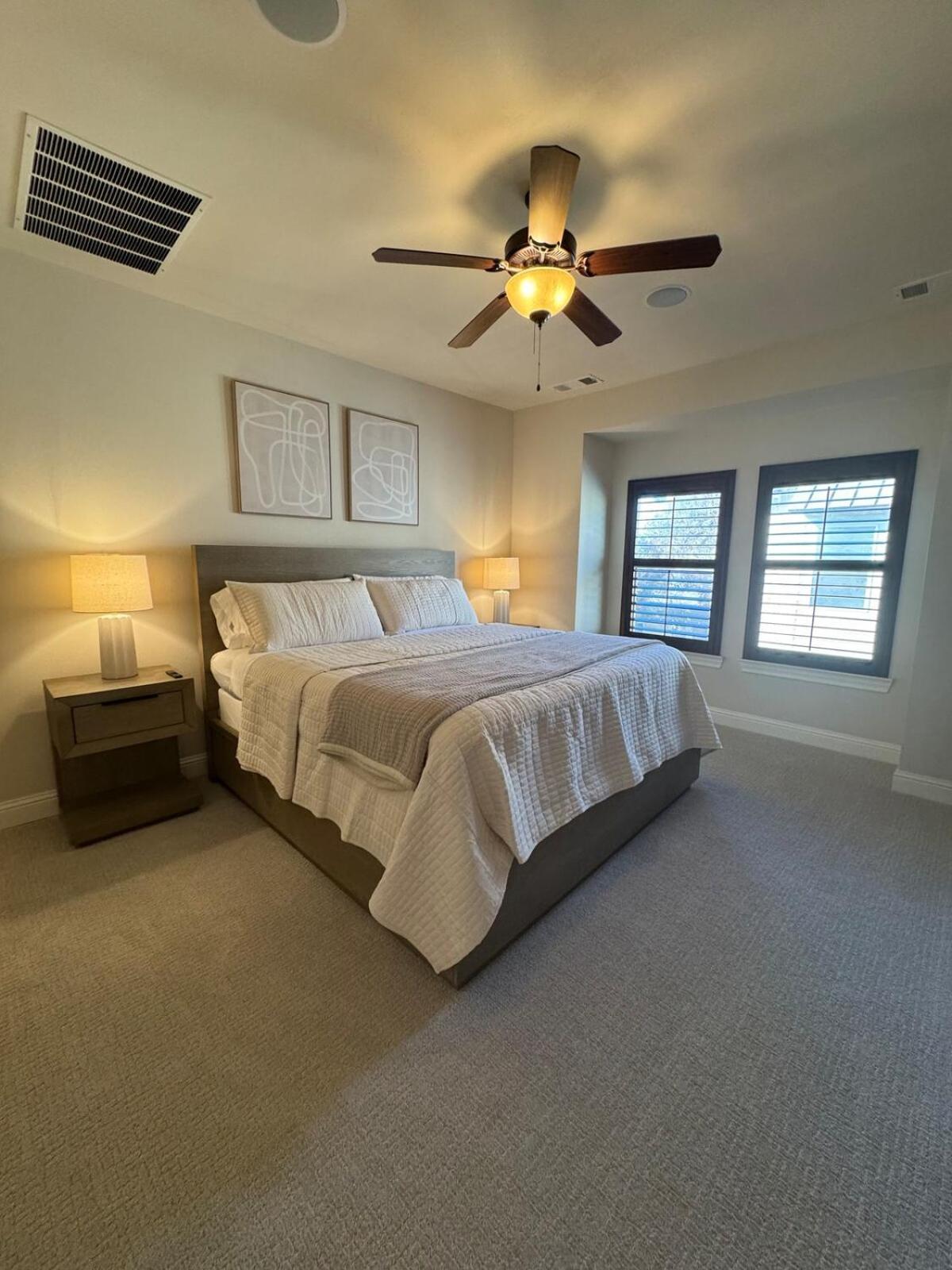 Lower Greenville 3 Bedroom Townhome Holiday home