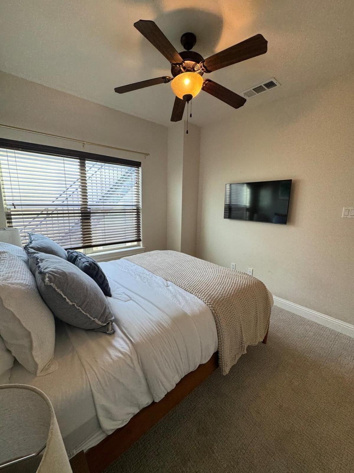 Holiday home Lower Greenville 3 Bedroom Townhome