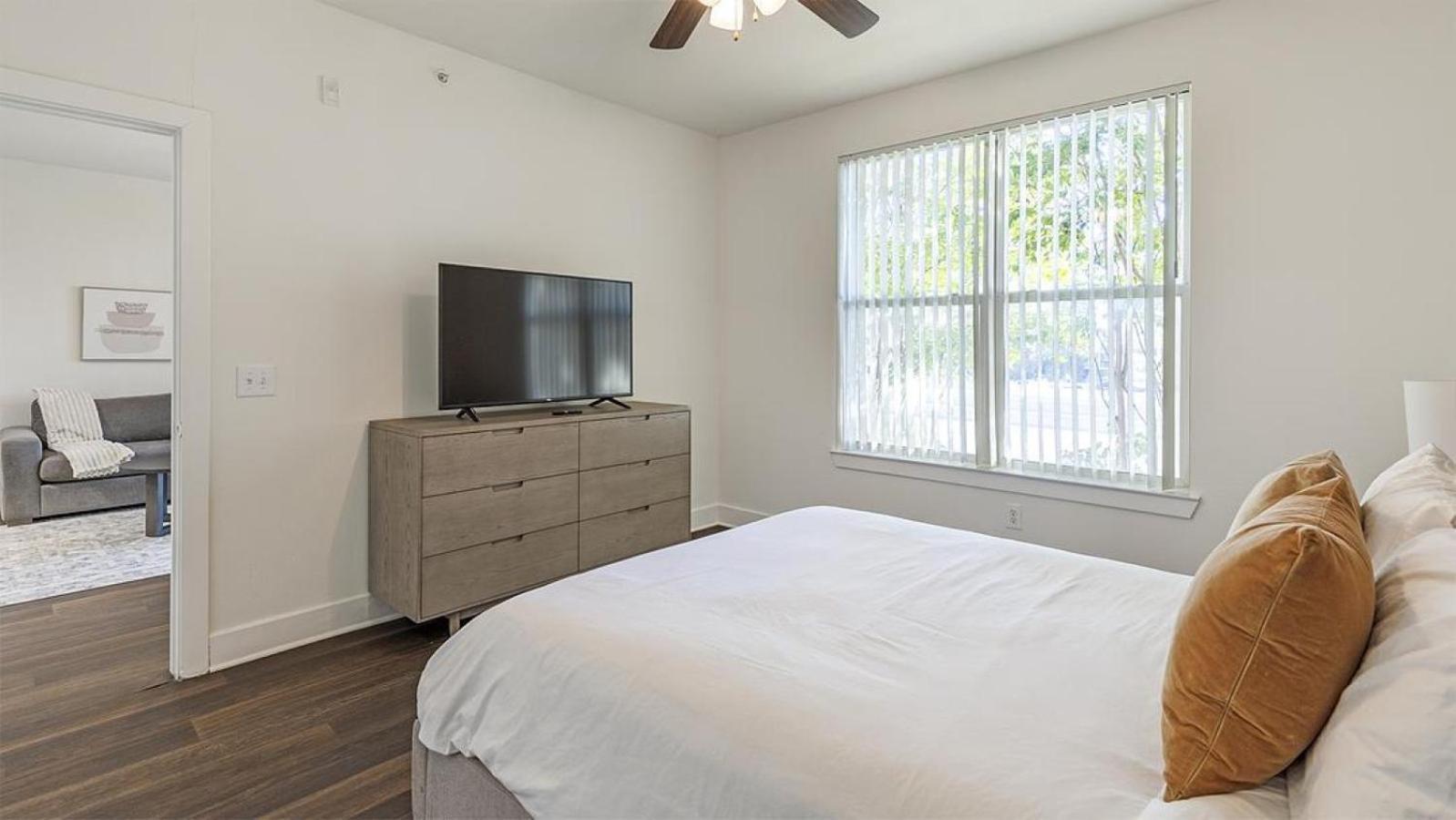 Apartment Landing At North - 1 Bedroom In Valley Ranch