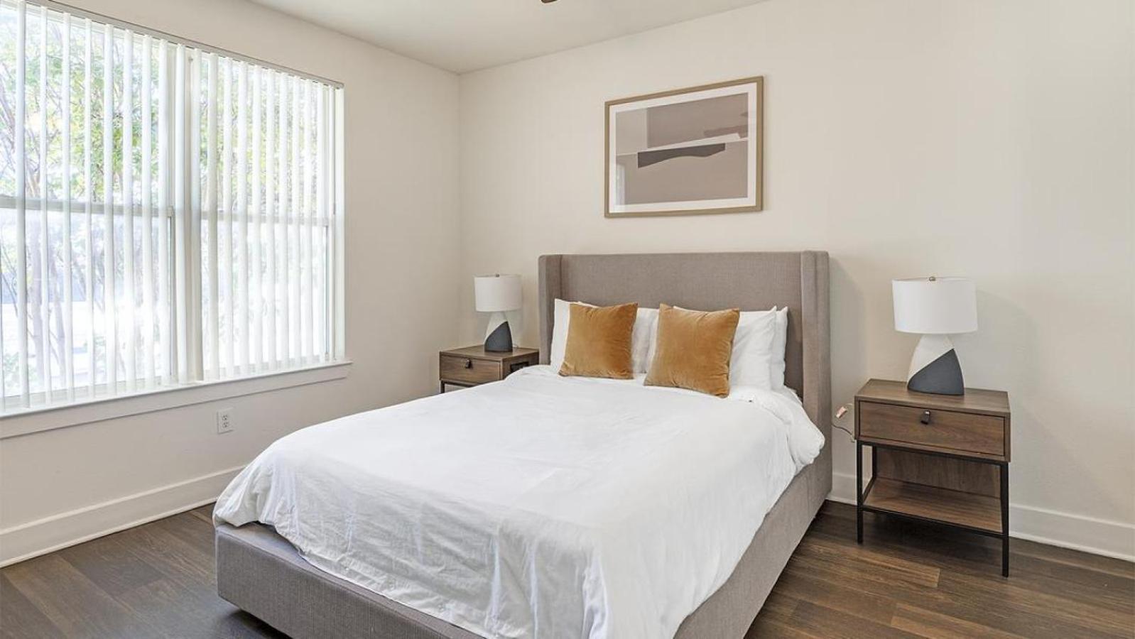 Landing At North - 1 Bedroom In Valley Ranch *