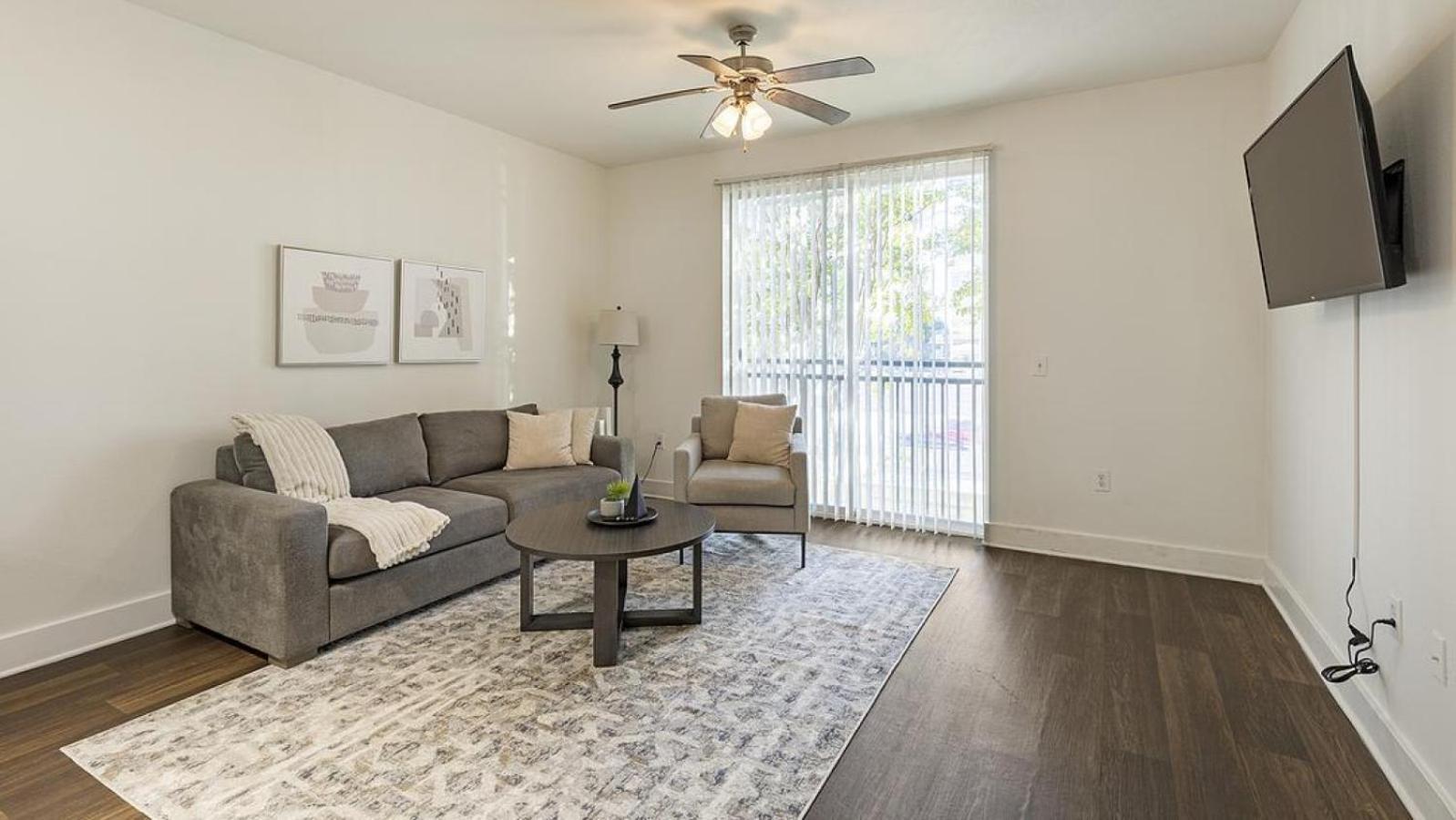Landing At North - 1 Bedroom In Valley Ranch *