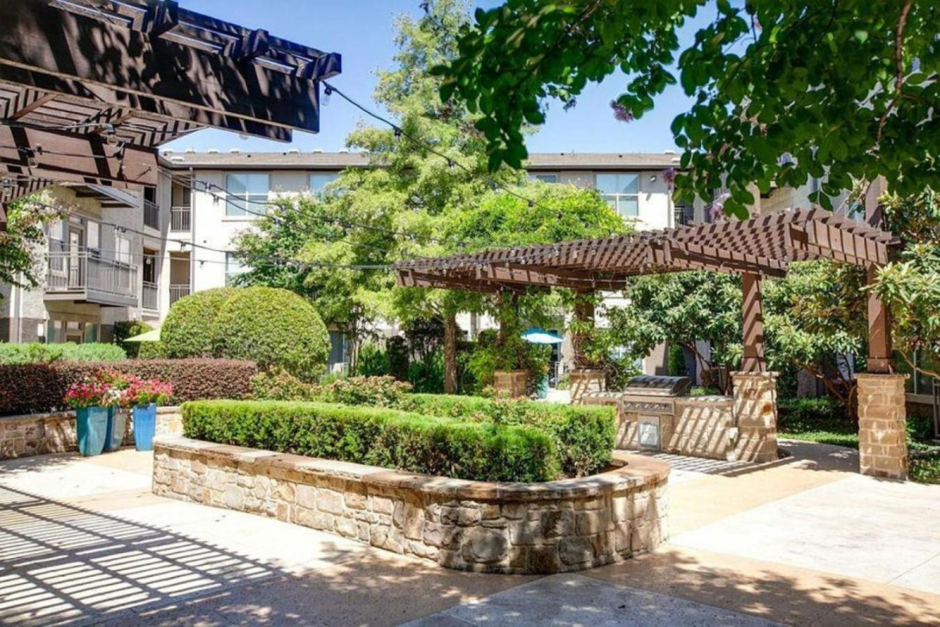 Landing At North - 2 Bedrooms In Valley Ranch Apartment *