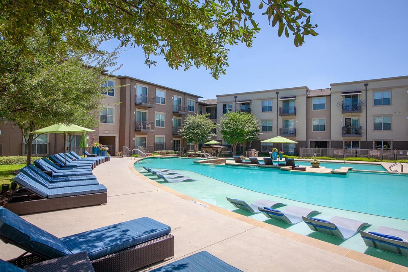 Landing At North - 2 Bedrooms In Valley Ranch Apartment *
