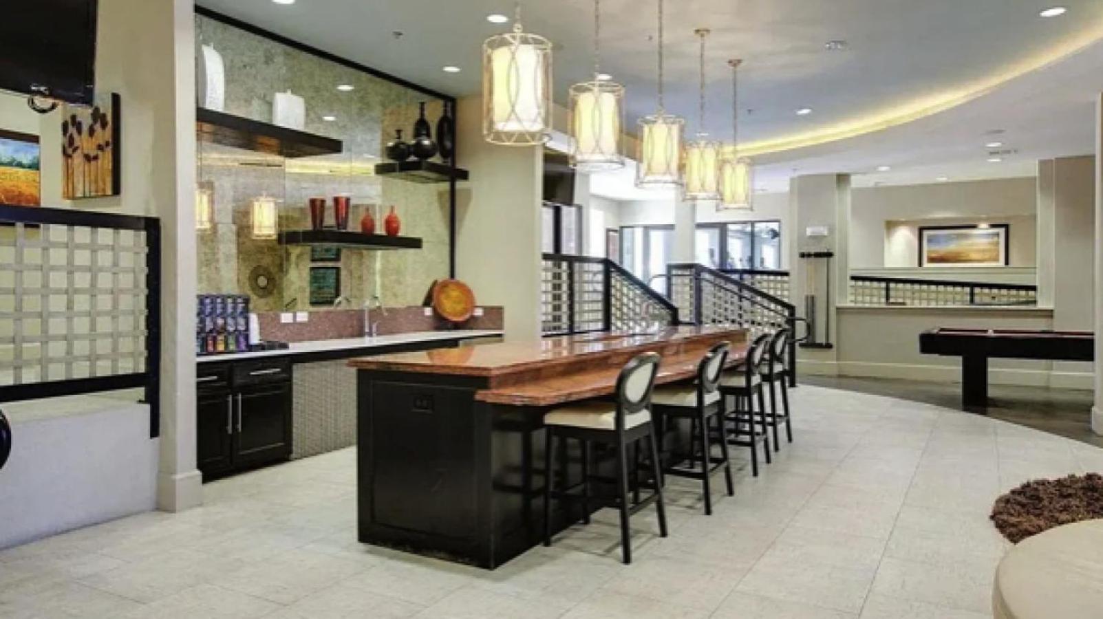 Apartment Landing At North - In Valley Ranch Dallas