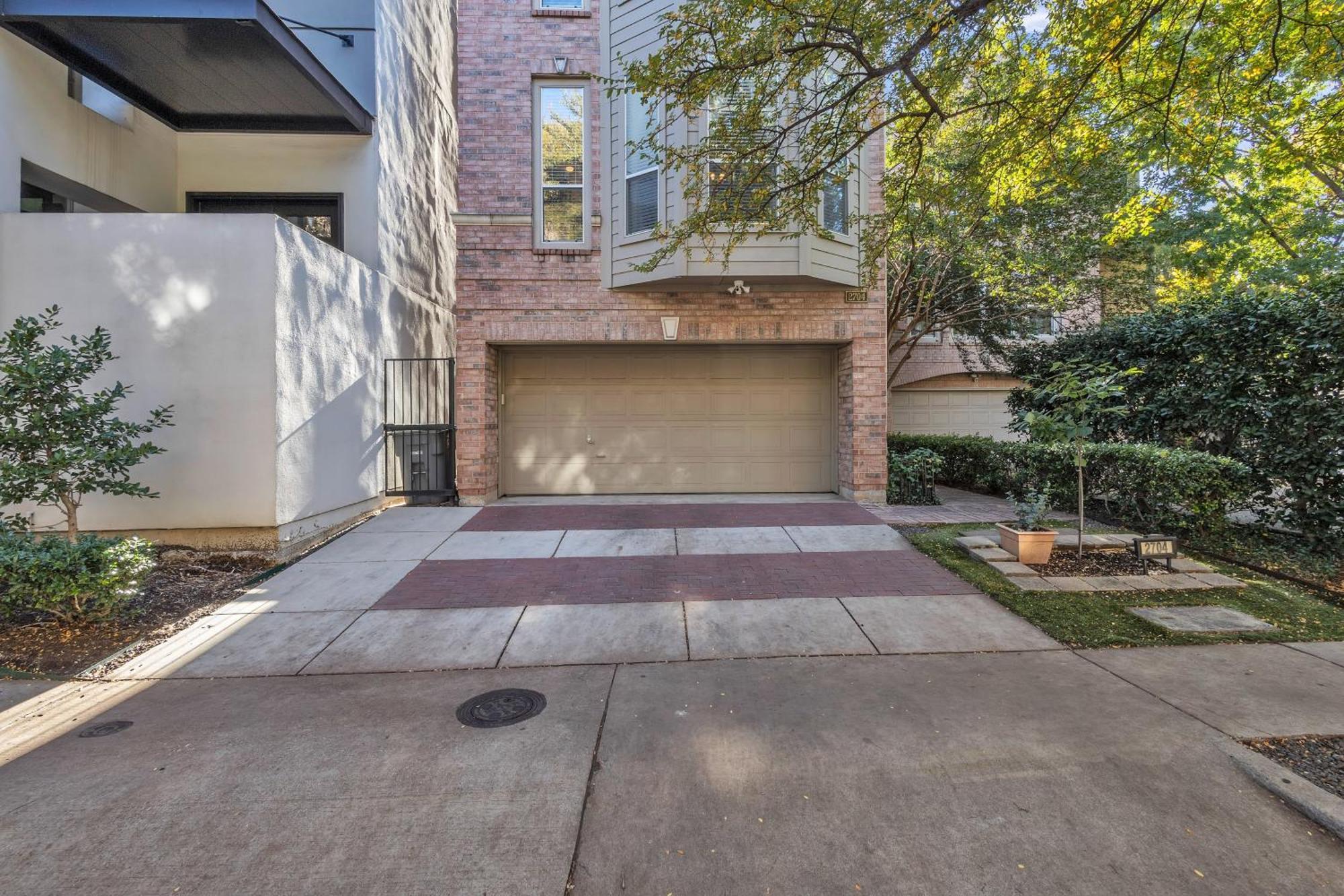 Spacious Urban Uptown Retreat Townhouse Holiday home Dallas