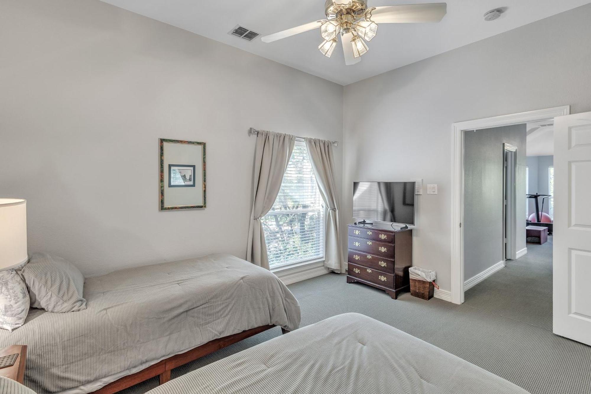Holiday home Spacious Urban Uptown Retreat Townhouse *