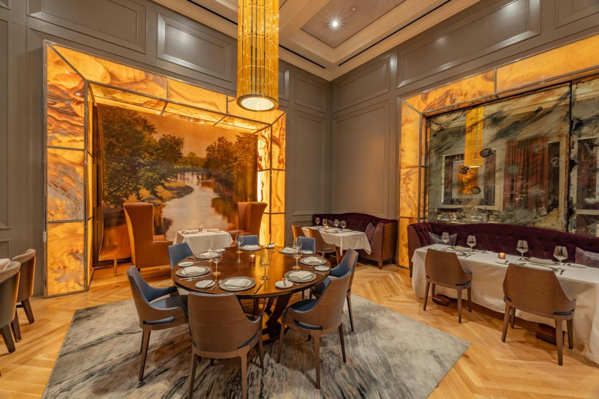 The Ritz-carlton, 4*
