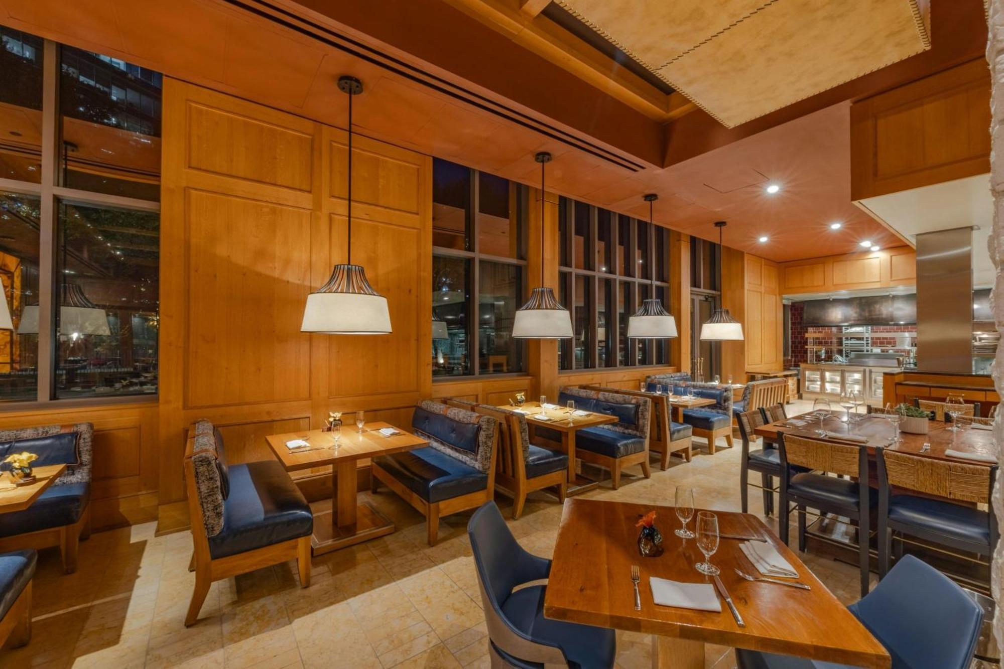 The Ritz-carlton, Hotel 4*