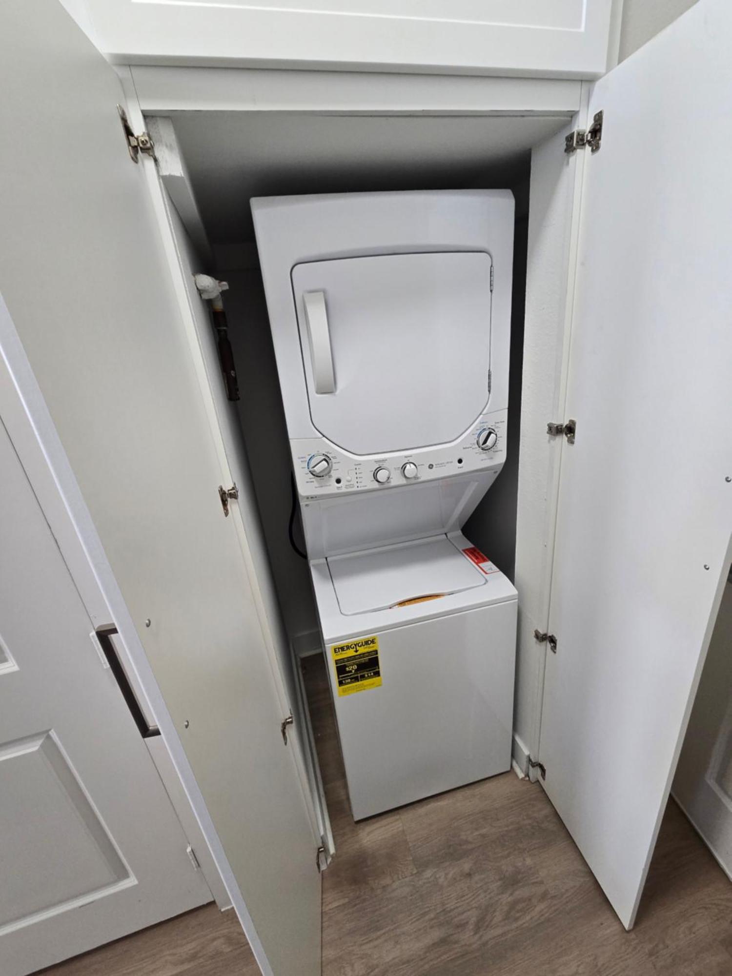 Downtown 2bd Free Parking Apartment *