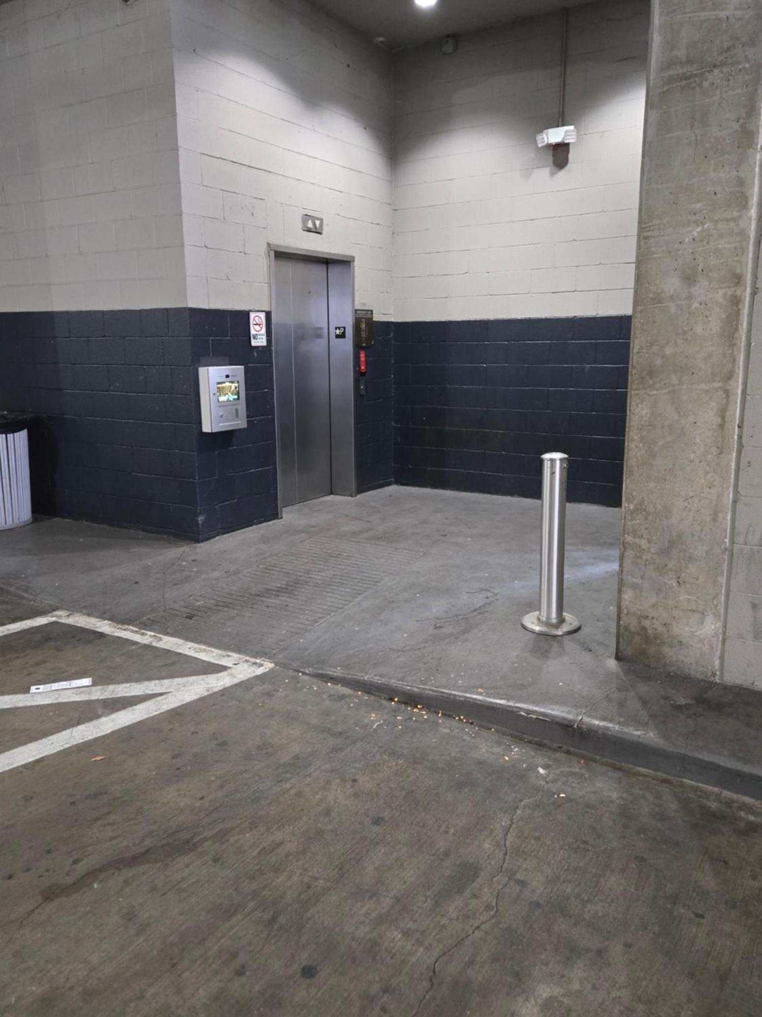 Downtown 2bd Free Parking Apartment