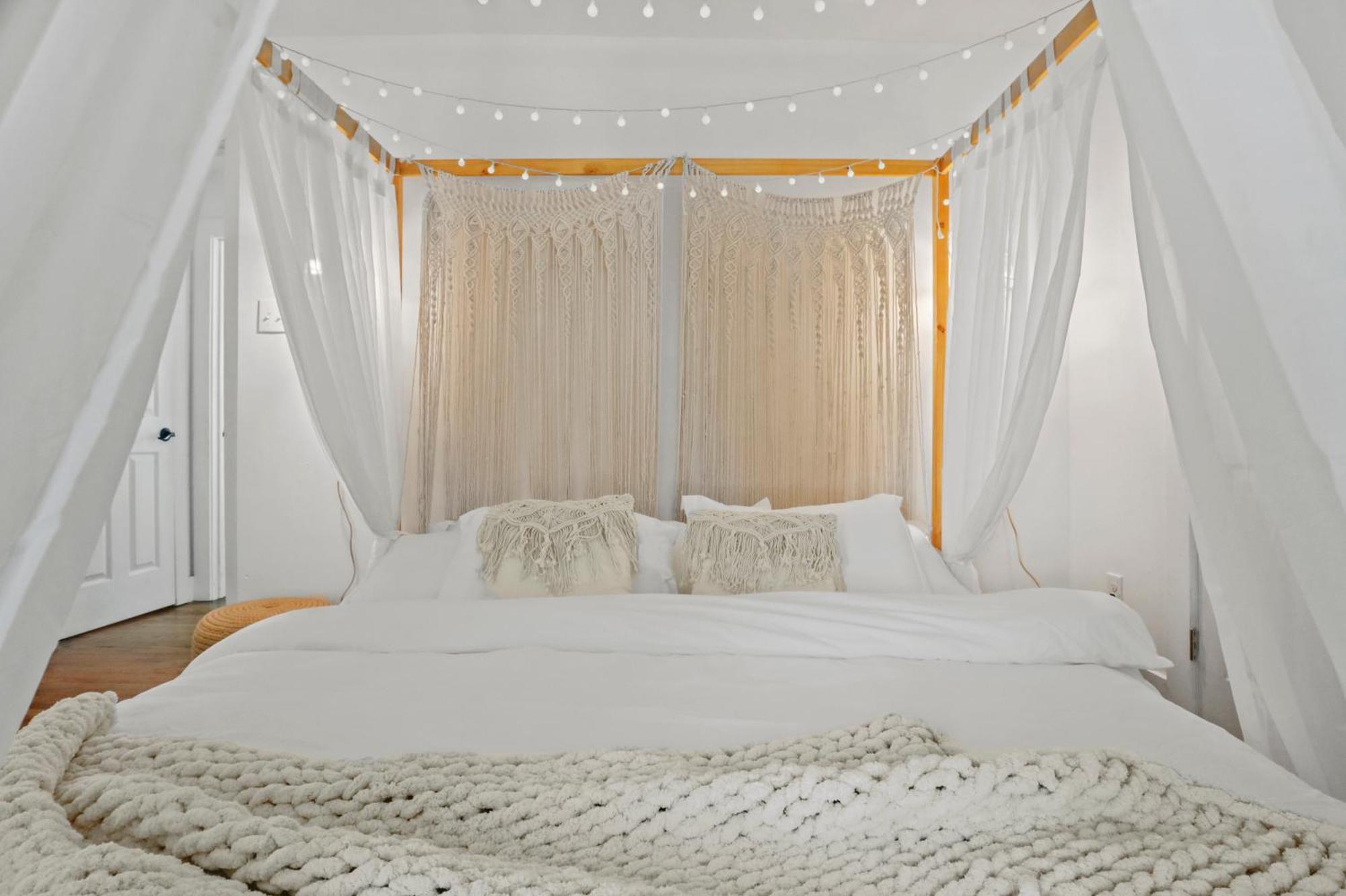 Holiday home Bishop Arts District Boho Cinema House *