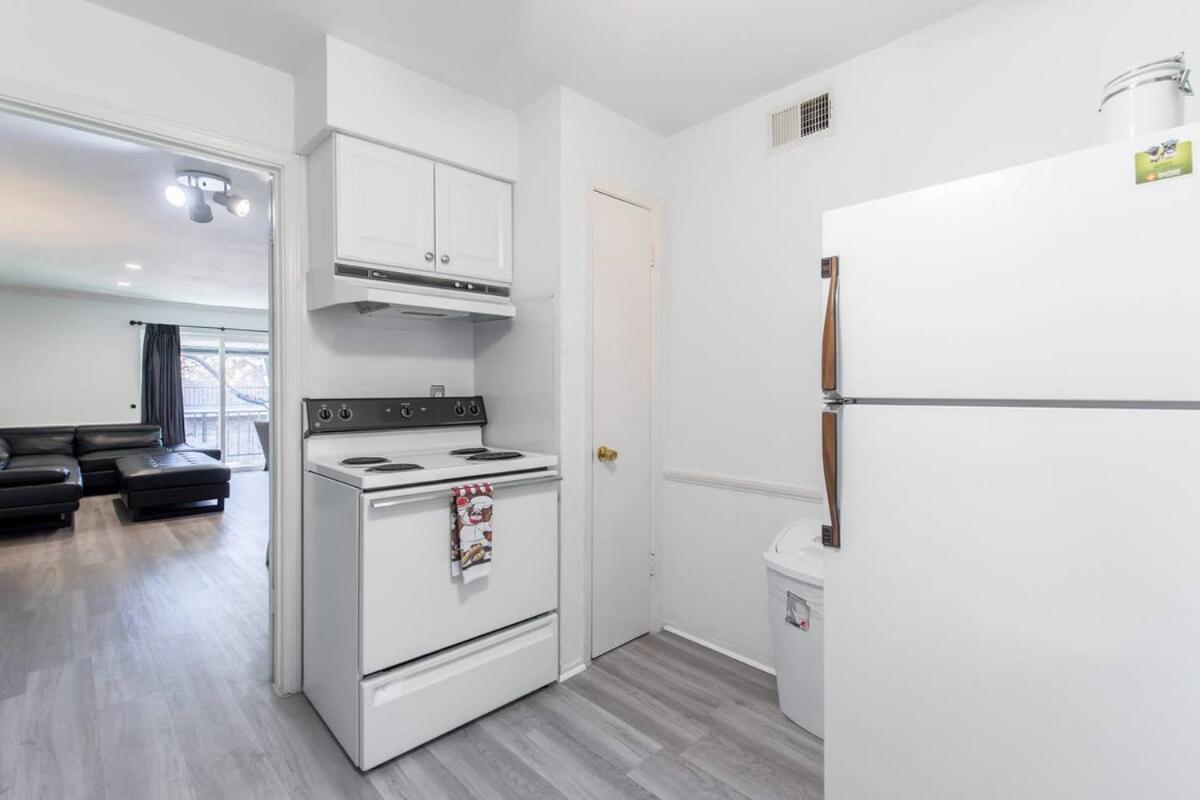 Regal Oaks Apartment *