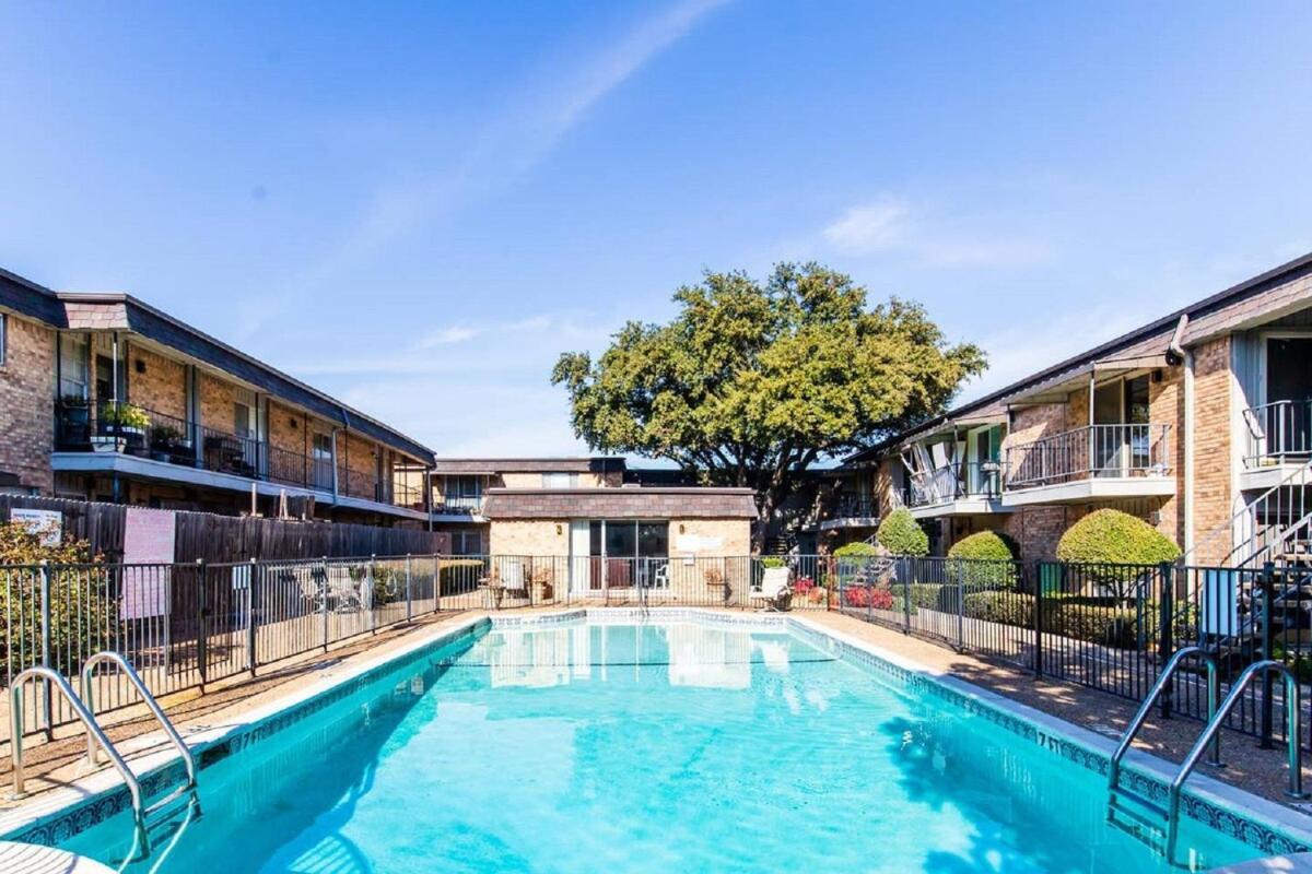 Apartment Regal Oaks Dallas