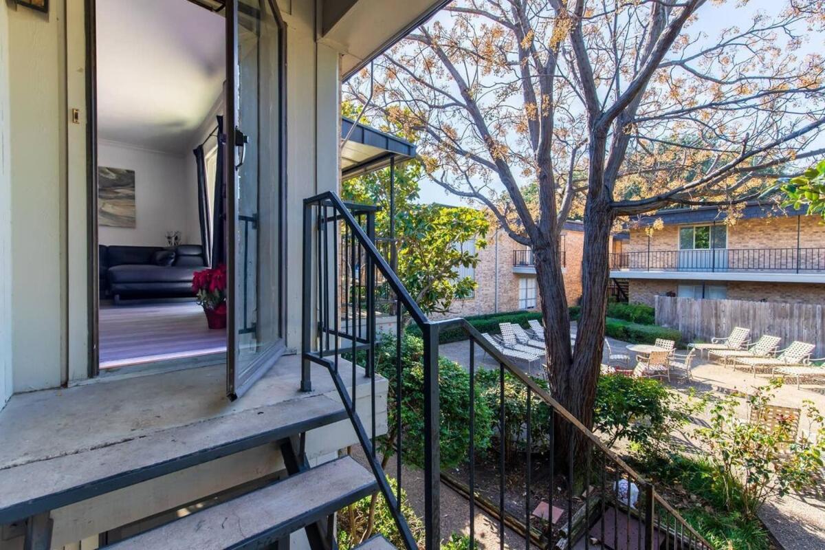 Apartment Regal Oaks