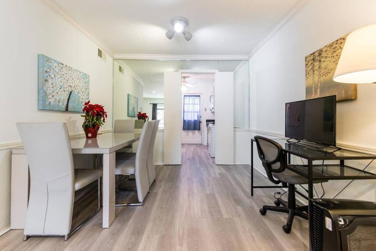 Apartment Regal Oaks