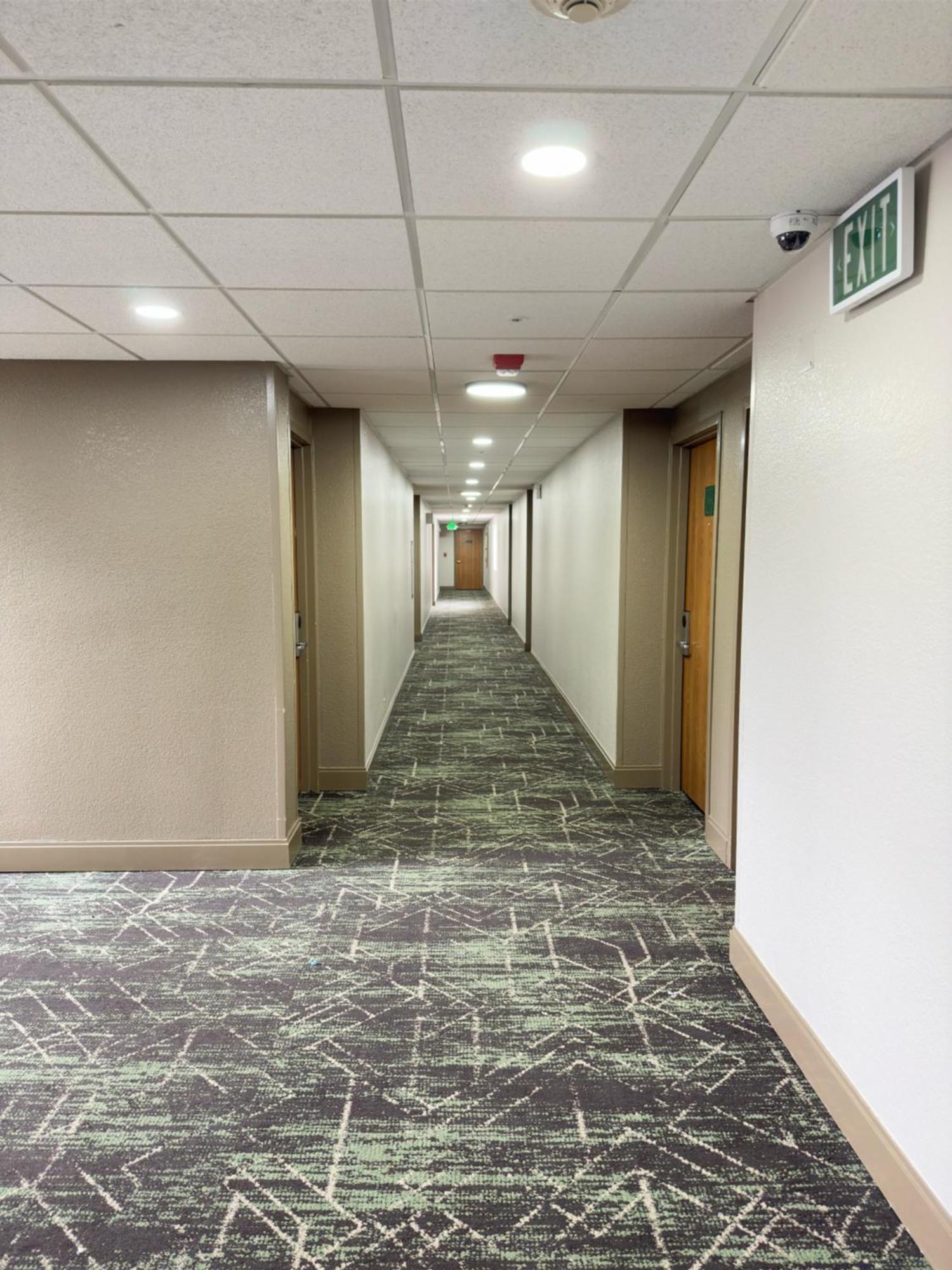 Super 8 By Wyndham Field Airport Hotel 2*
