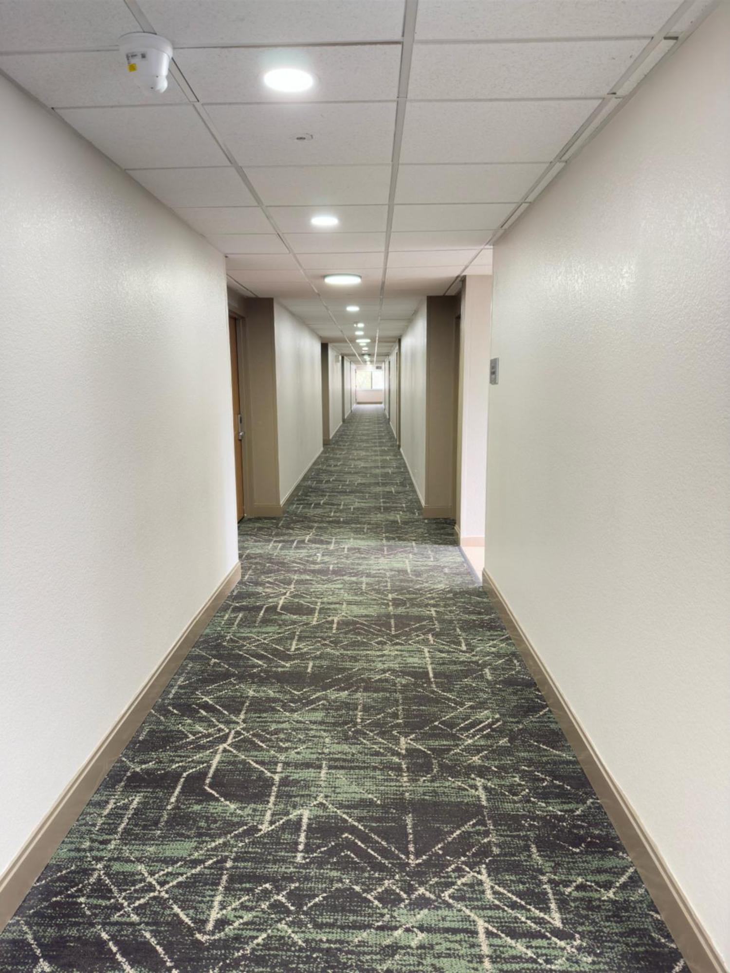Super 8 By Wyndham Field Airport 2*