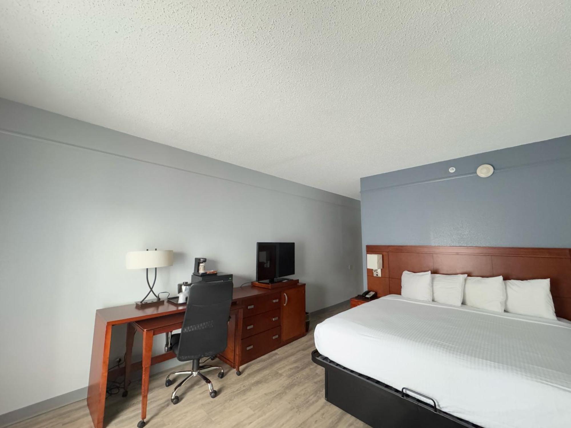 Hotel Super 8 By Wyndham Field Airport Dallas