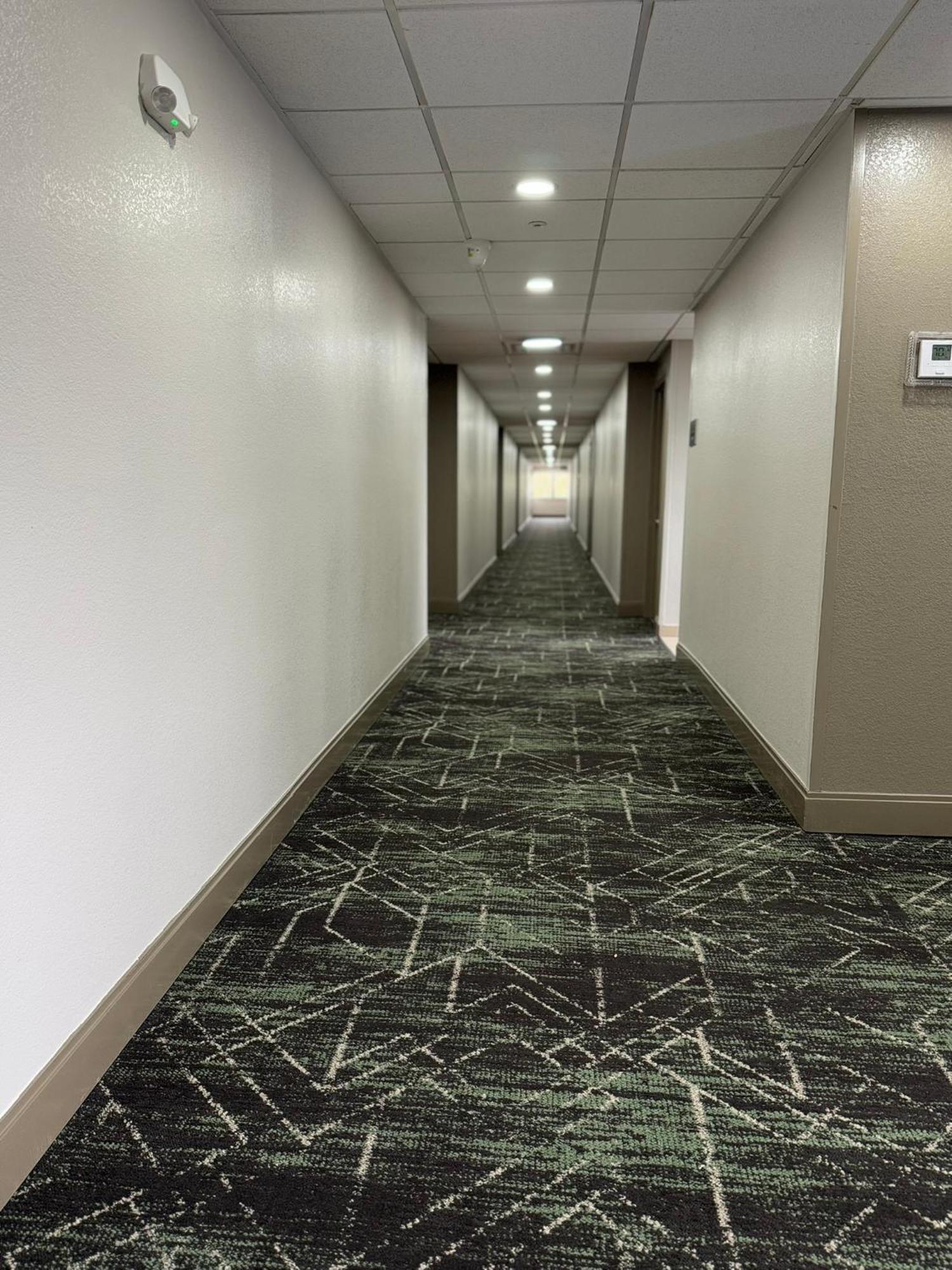 Super 8 By Wyndham Field Airport Dallas