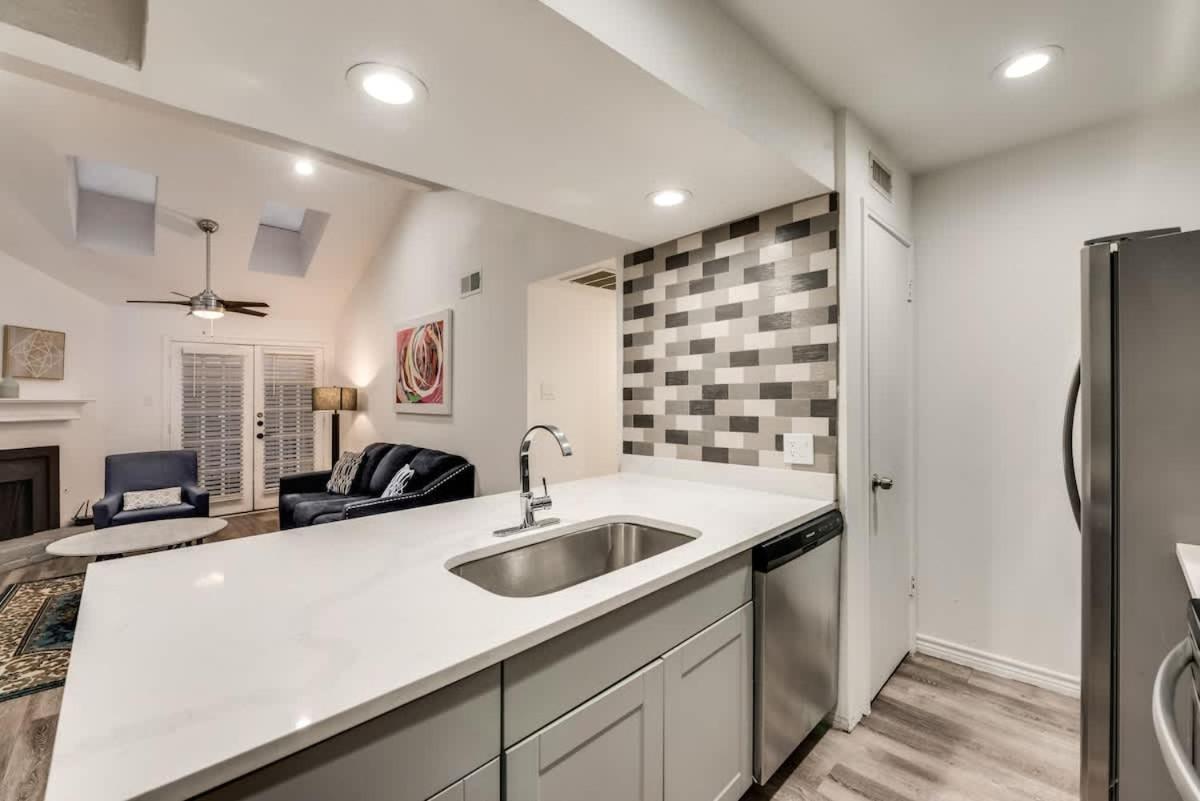 Modern 2-bedroom, 2-bath In *