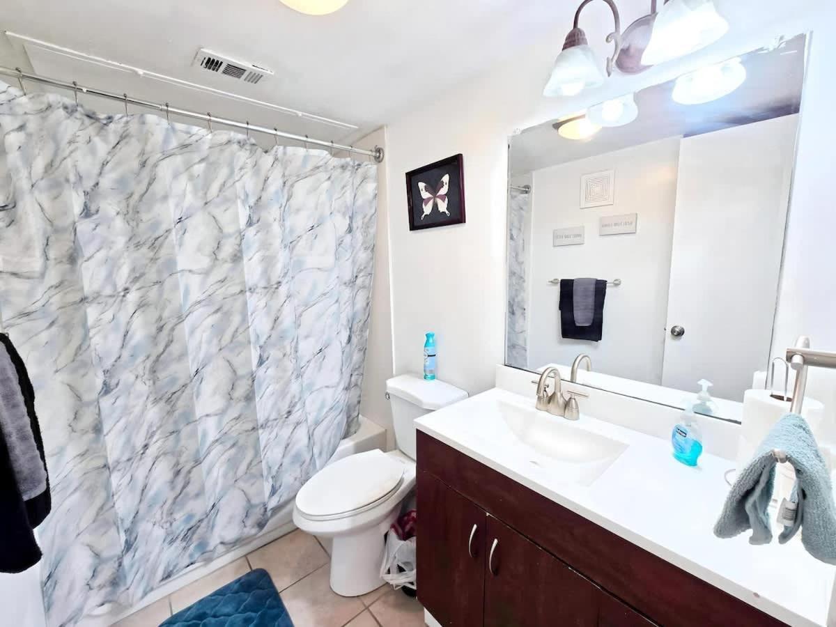 Full With Parking Washer Dryer *