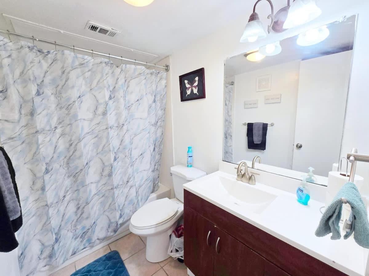 Apartment Full With Parking Washer Dryer