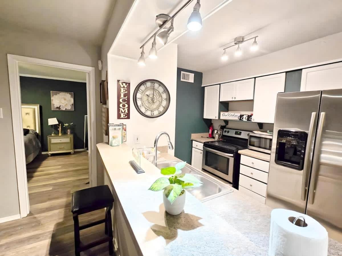 Apartment Full With Parking Washer Dryer Dallas