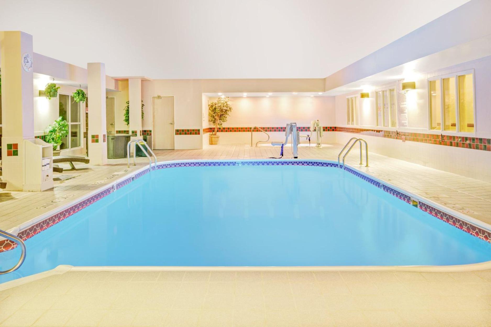 Hotel Baymont By Wyndham Dallas/ Field Dallas