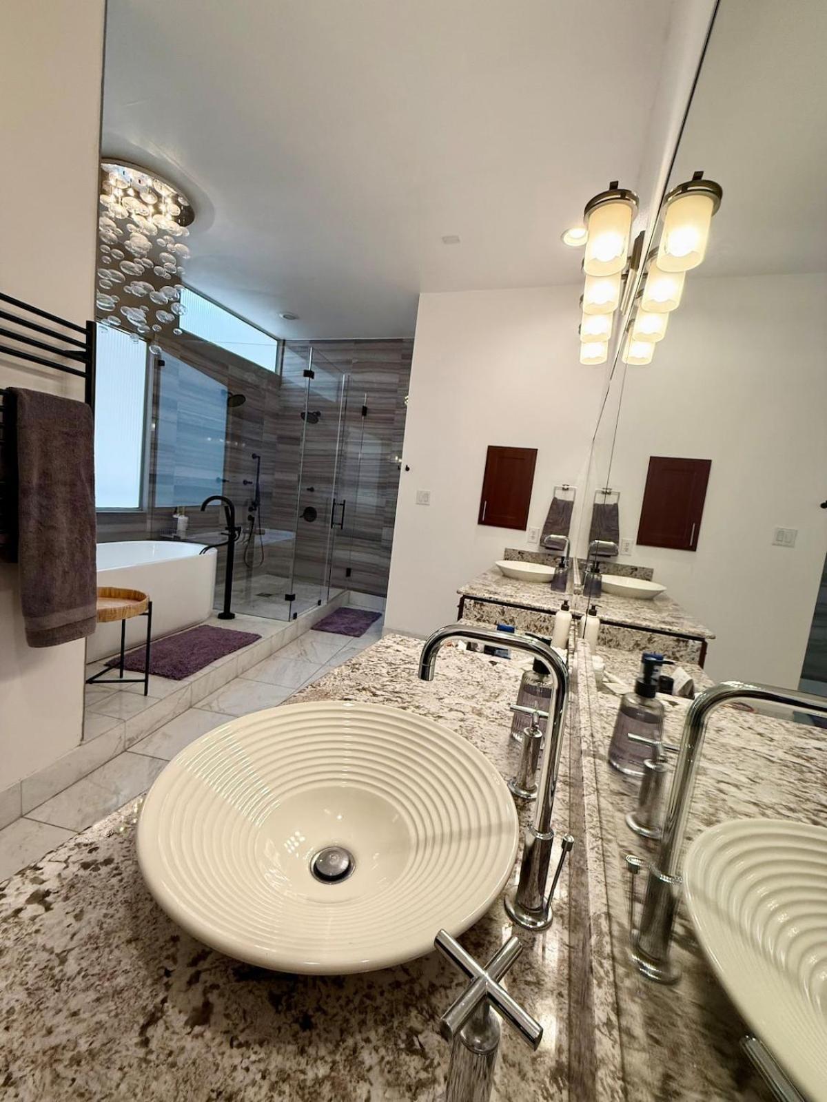 Villa Arbnb-vintage Modern Luxury-deep Ellum-fair Park-downtown