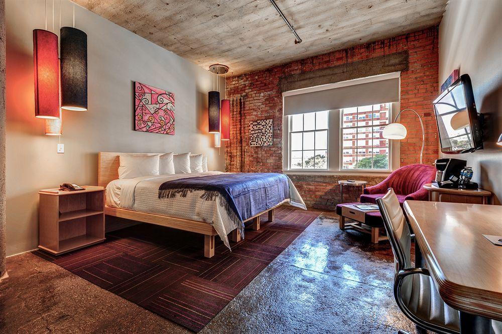 Canvas 4* Dallas