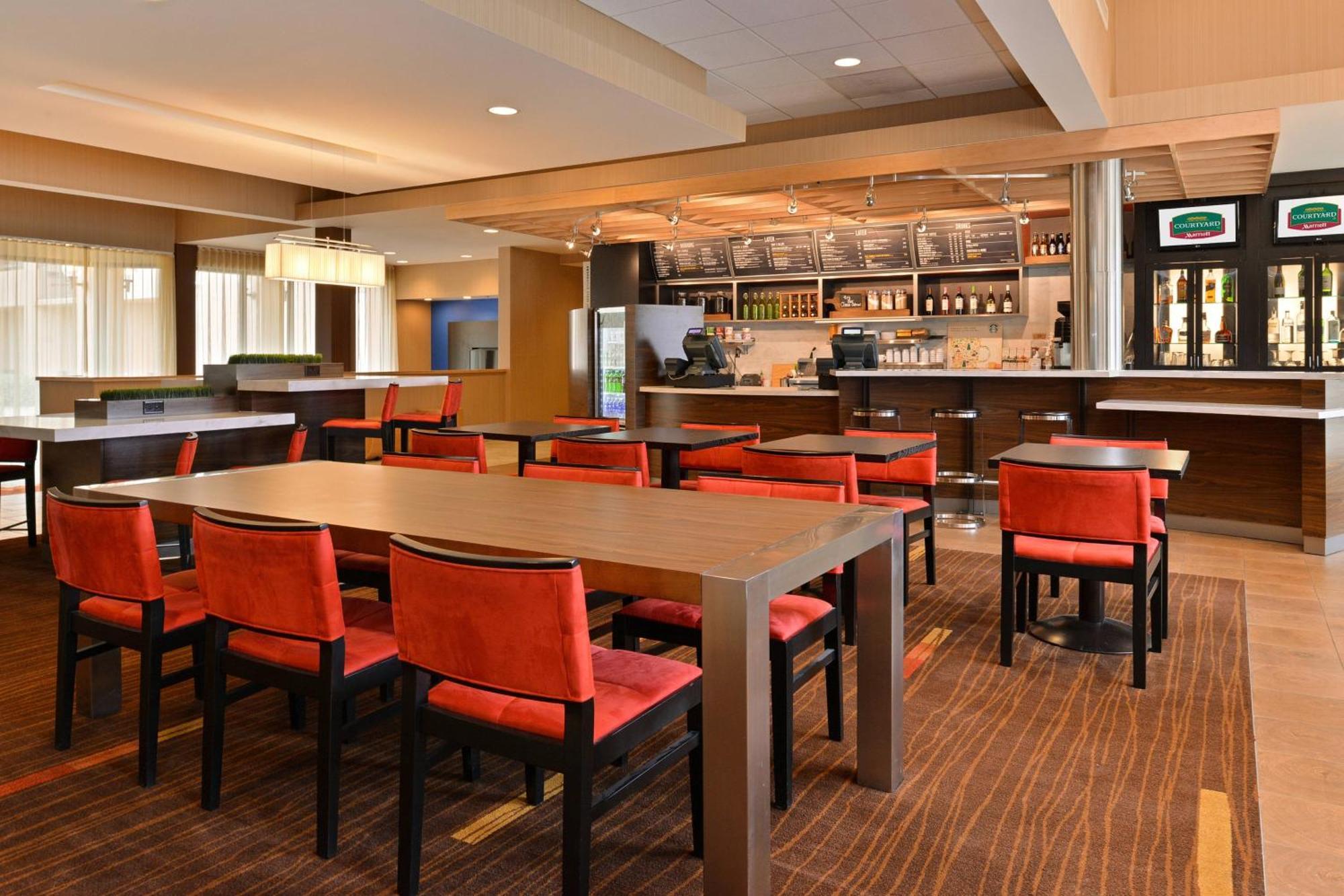 Courtyard By Marriott Northwest