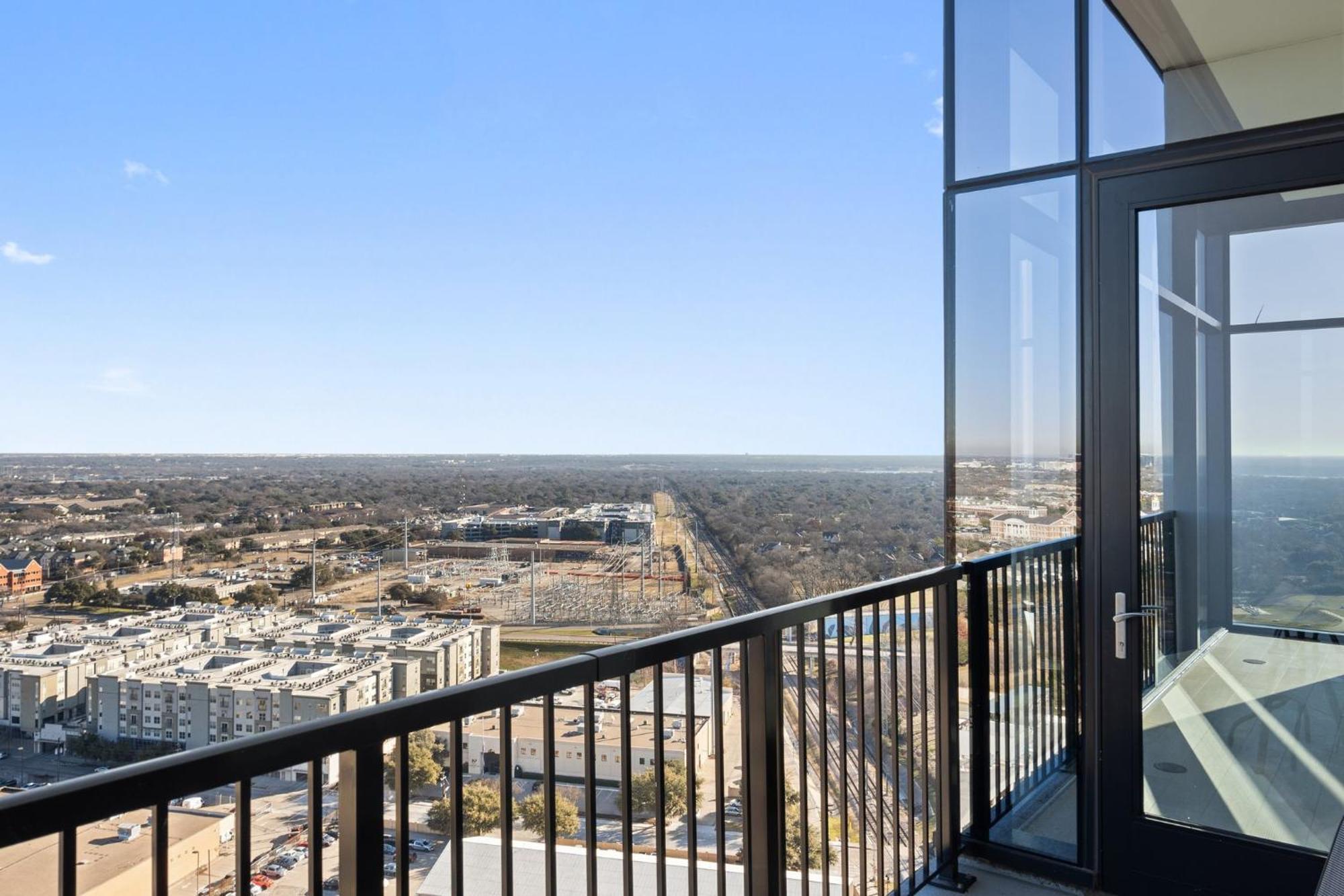 Luxurious Penthouse With Stunning Views Dallas