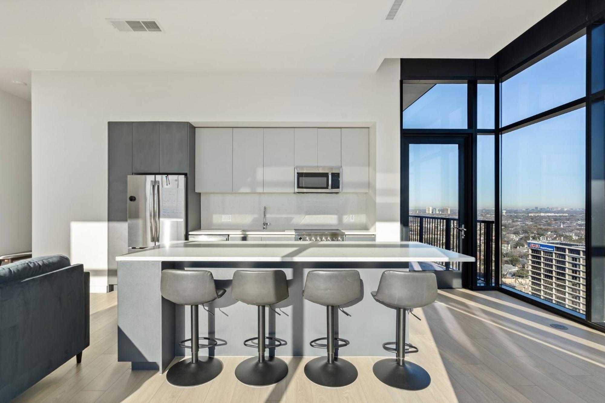 Luxurious Penthouse With Stunning Views