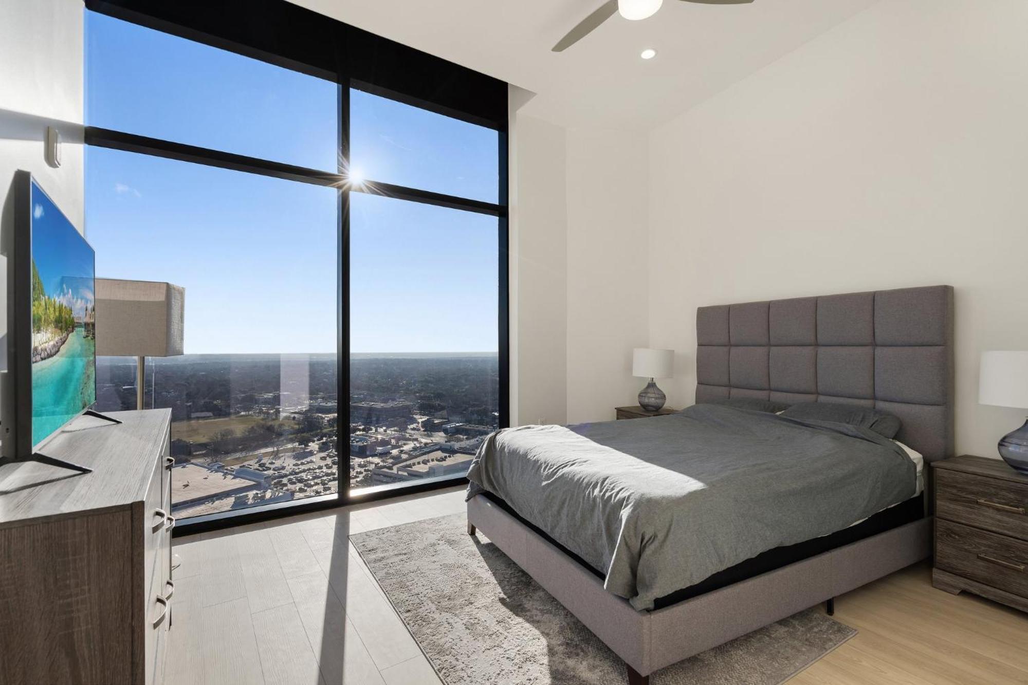 Luxurious Penthouse With Stunning Views