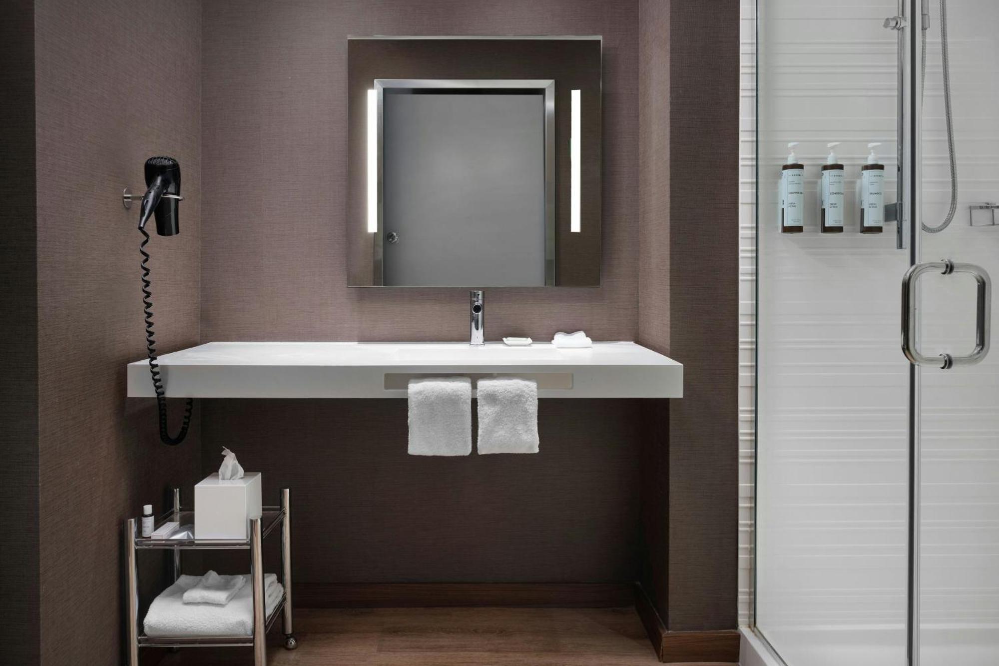 Ac By Marriott Downtown Hotel 3*