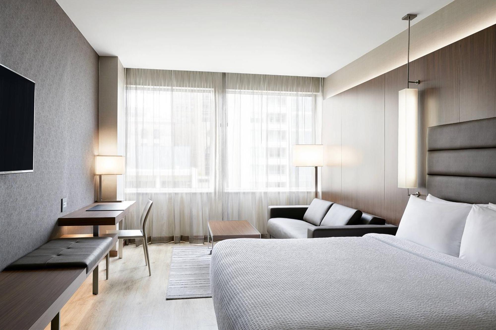 Hotel Ac By Marriott Downtown 3*