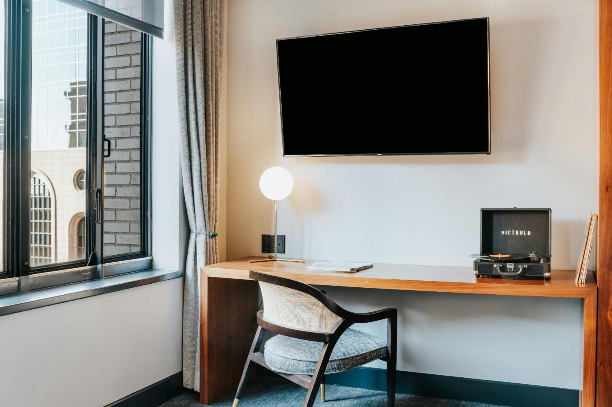 Renaissance Saint Elm Downtown Hotel 4*
