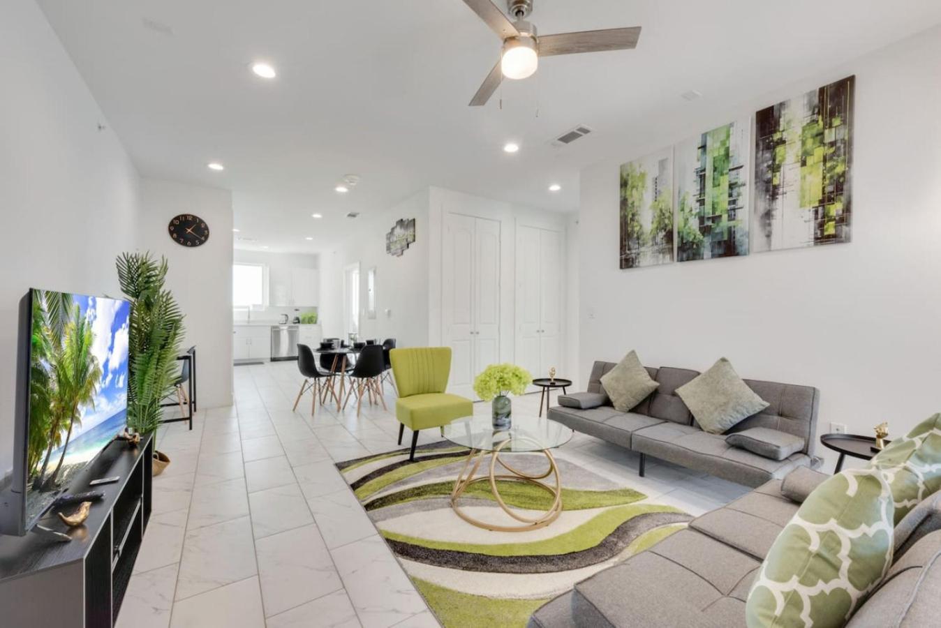 Metro Sky 2br I Parking I King Bed I Workspace Dallas
