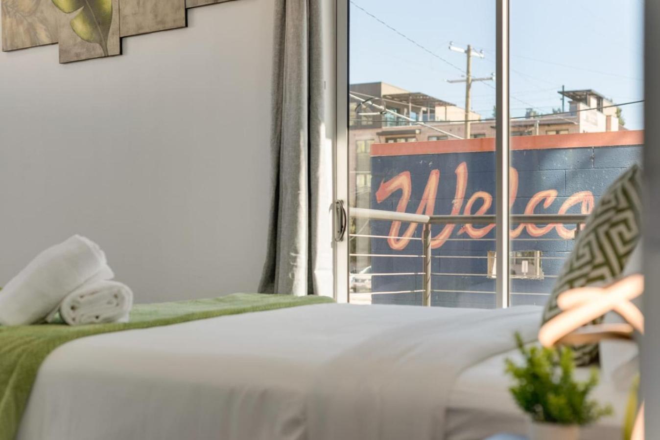 Urban 2br I Parking I King Bed I Workspace * Dallas