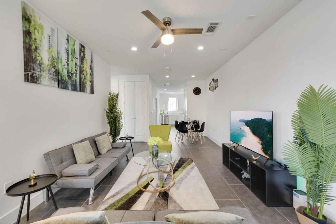 Urban 2br I Parking I King Bed I Workspace * Dallas