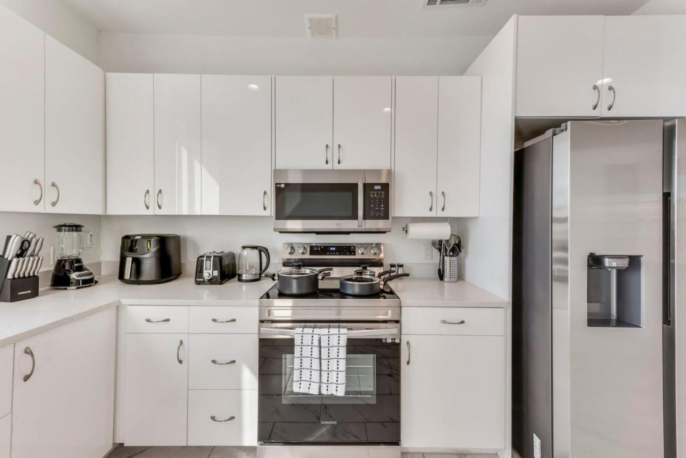 Cityscape 2br I Parking I King Bed I Workspace * Dallas