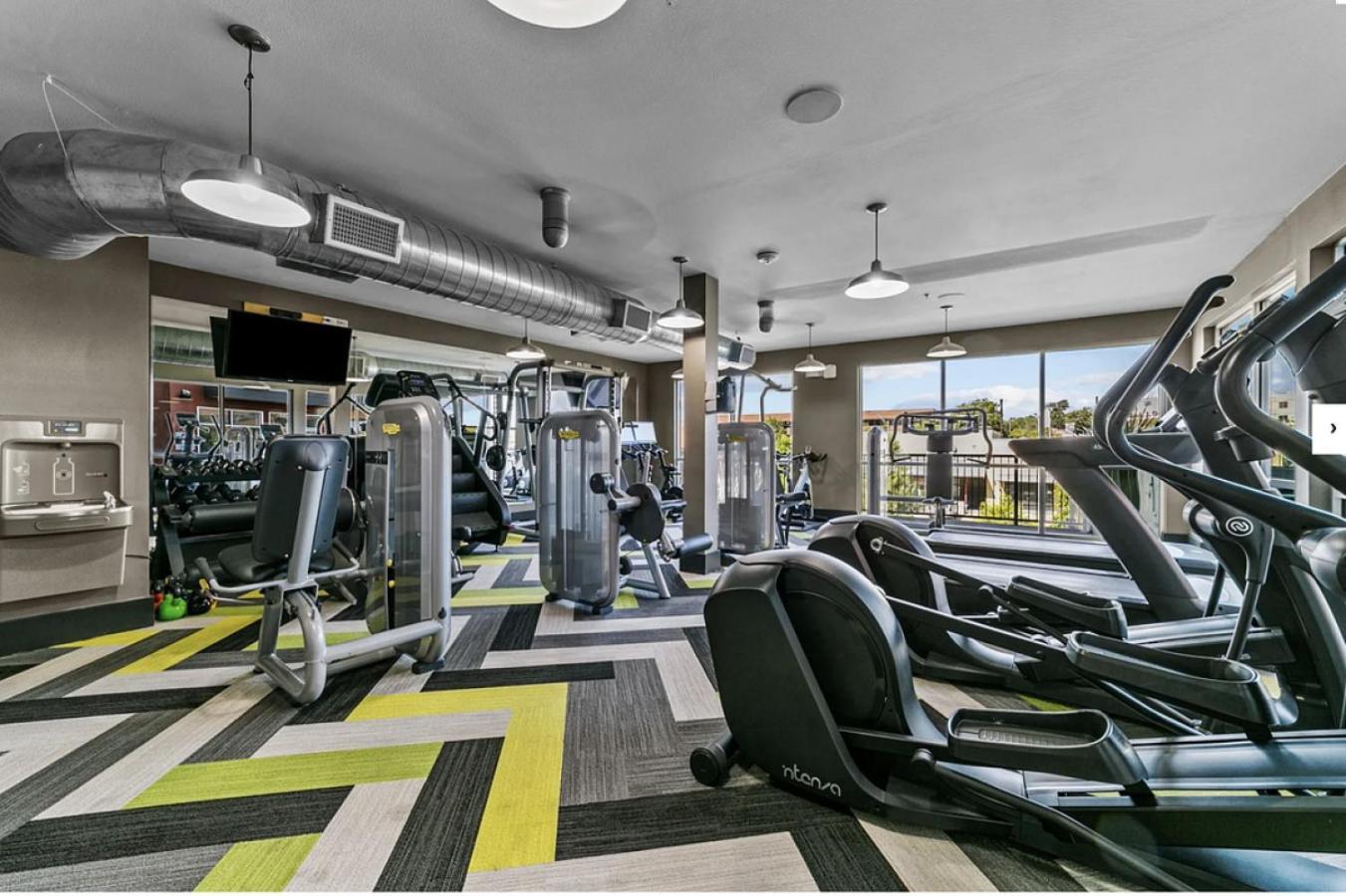 Landing At Lofts At Sylvan Thirty - 2 Bedrooms In West