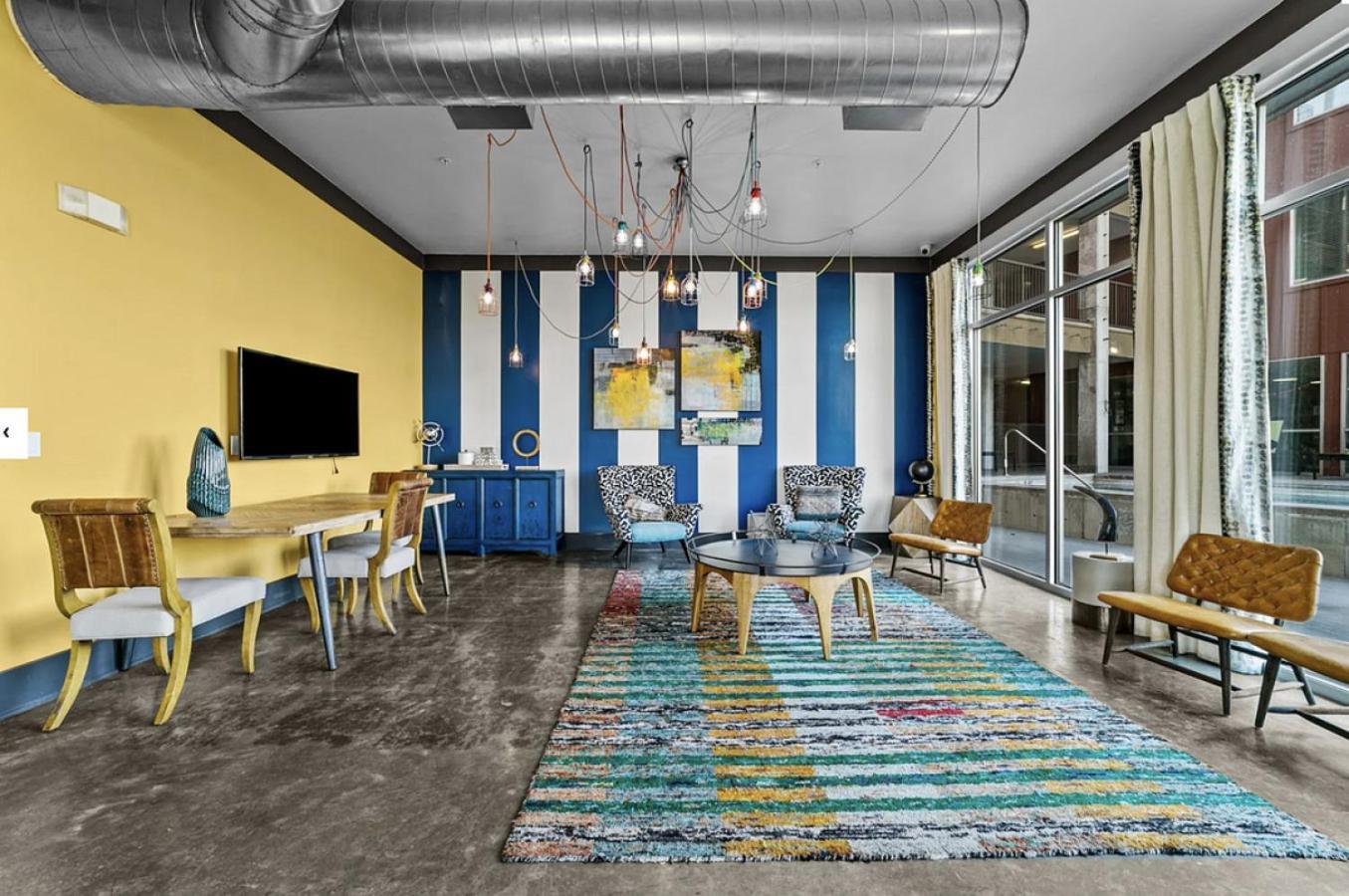 Landing At Lofts At Sylvan Thirty - 2 Bedrooms In West