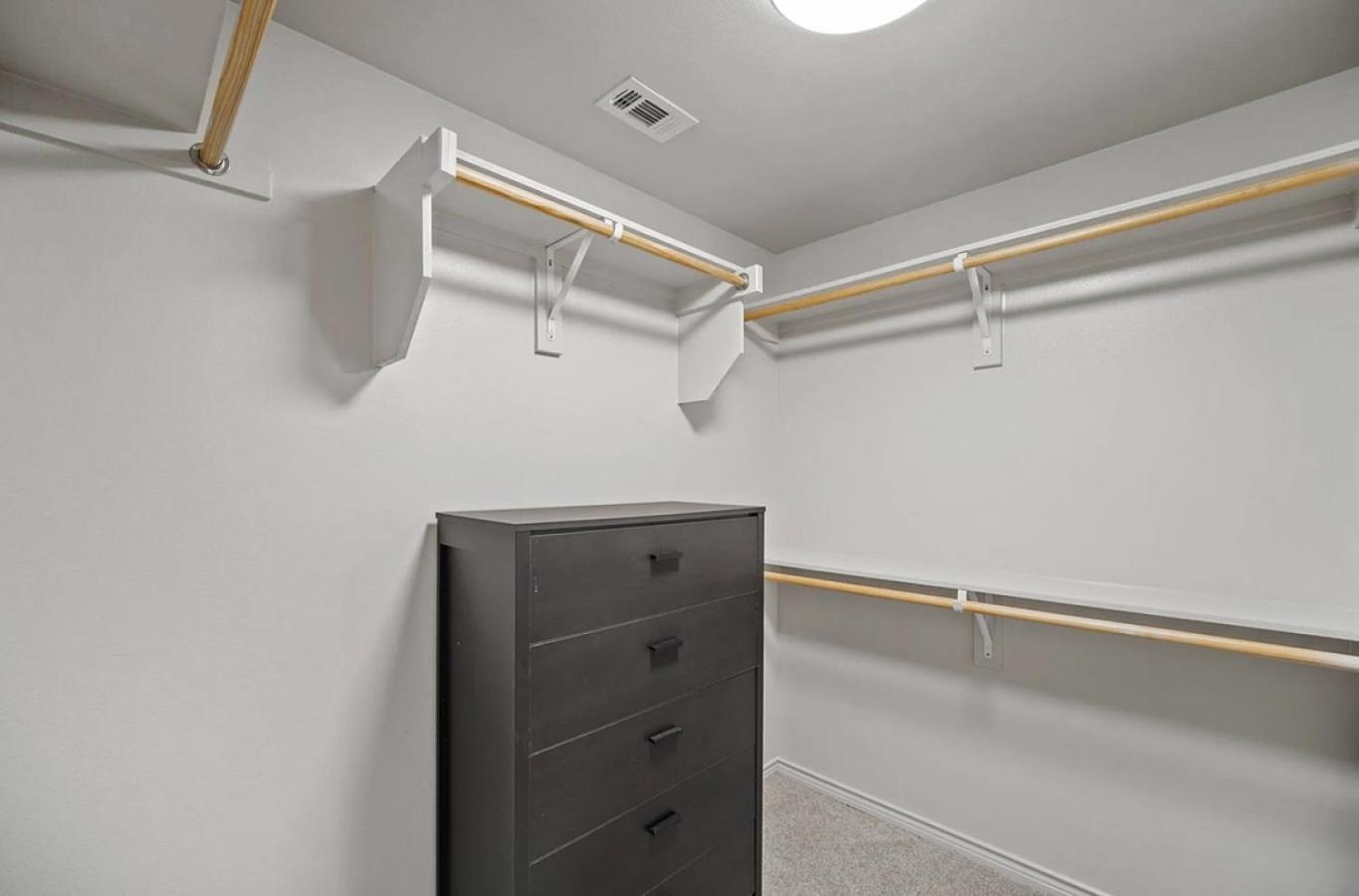 Landing At Lofts At Sylvan Thirty - 2 Bedrooms In West Apartment *
