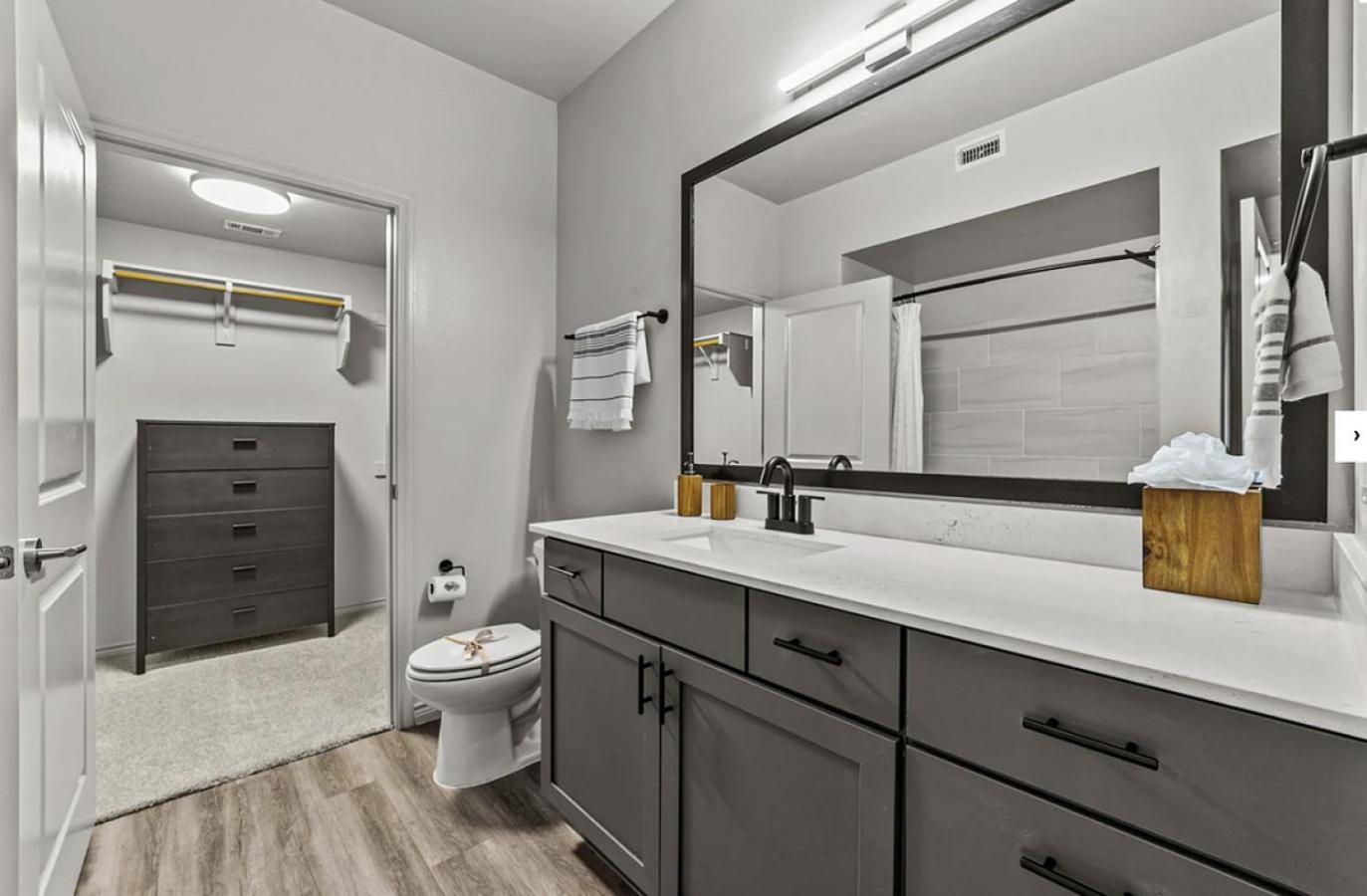 Landing At Lofts At Sylvan Thirty - 2 Bedrooms In West * Dallas