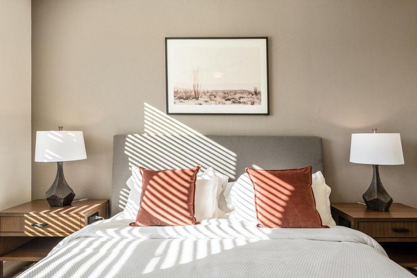 Landing At Lofts At Sylvan Thirty - 2 Bedrooms In West Apartment Dallas