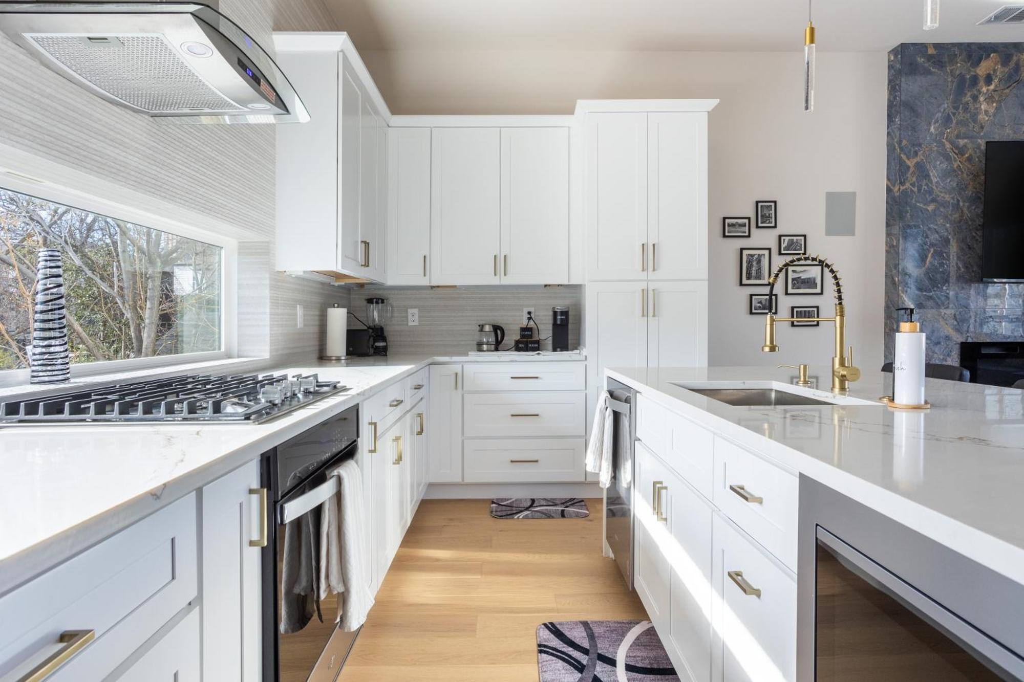 Modern 4br Townhome With Rooftop Apartment Dallas